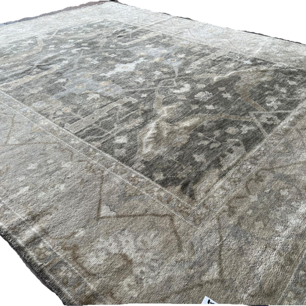 Oushak 64 Traditional Hand Knotted Wool Rug in Beige255x307cm – image 4