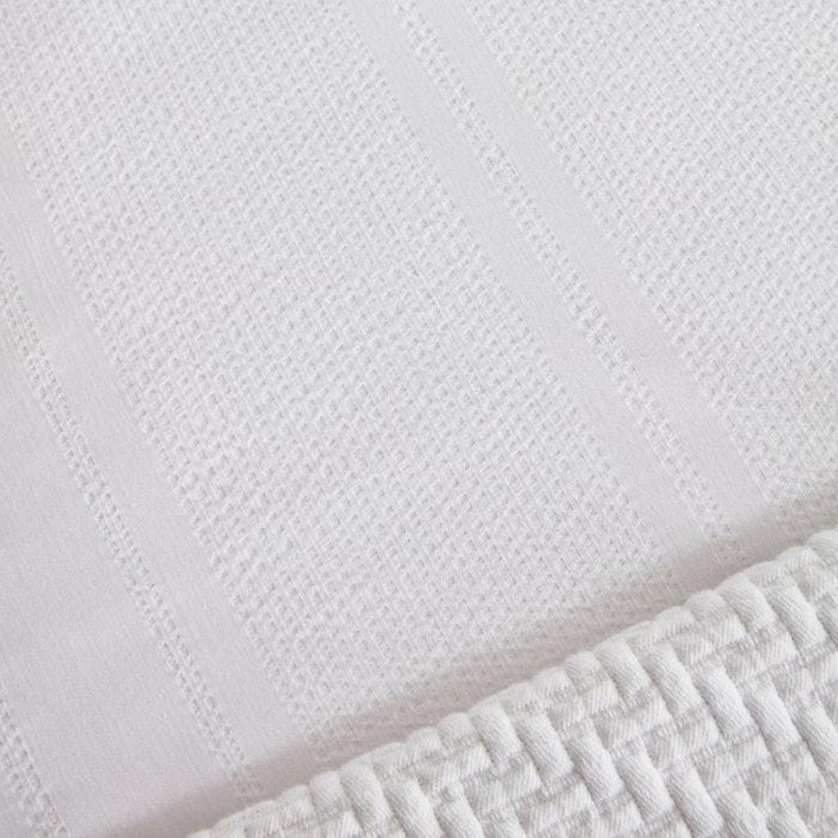 Tenno Plain Dye Seersucker Stripe Bedding in White 200x200cm – image 3