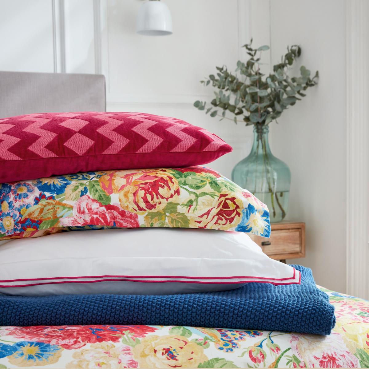 Very Rose & Peony Wool Throw by Sanderson in Blue 150x200cm – image 4
