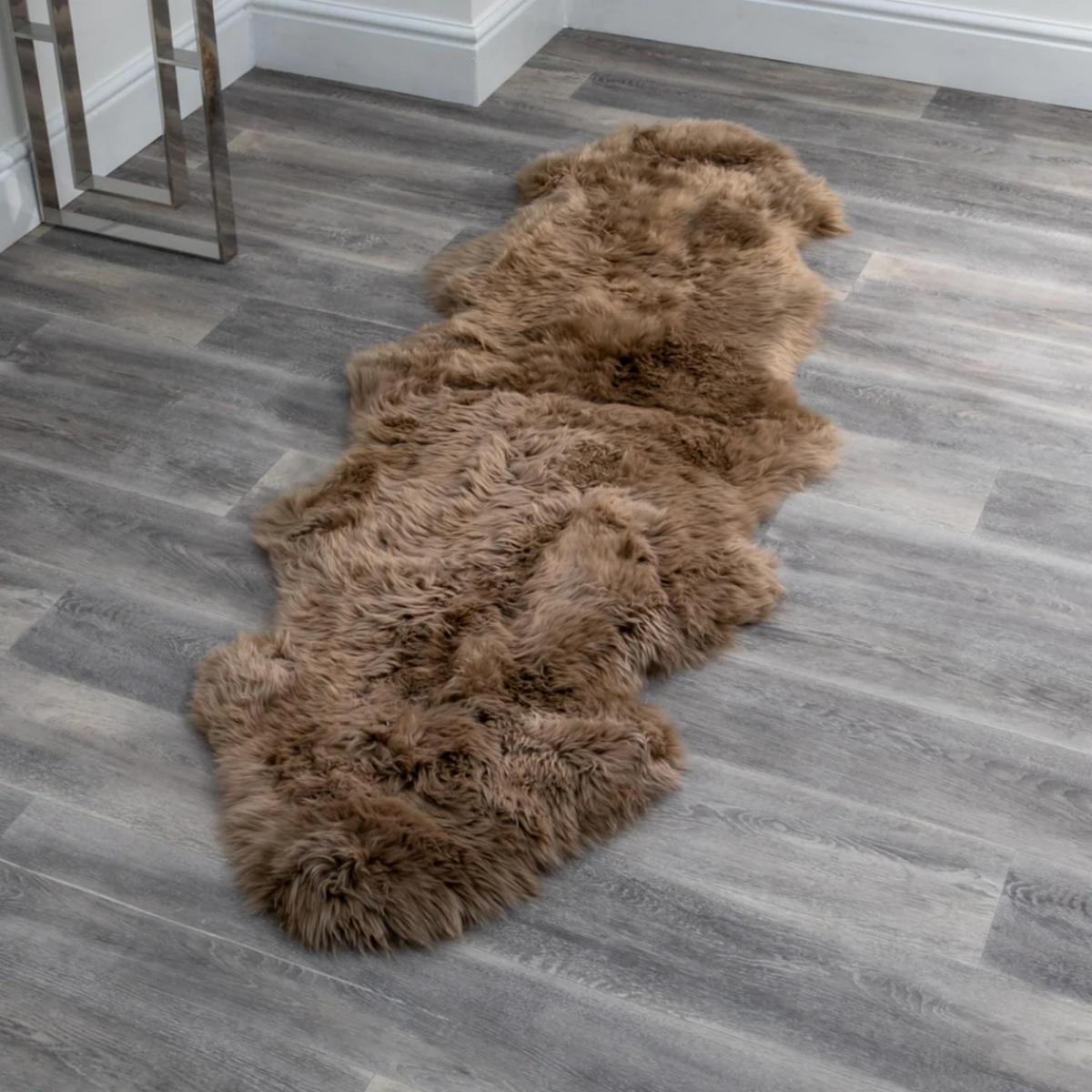 Loburn New Zealand Sheepskin Rug in Light BrownDouble – image 1