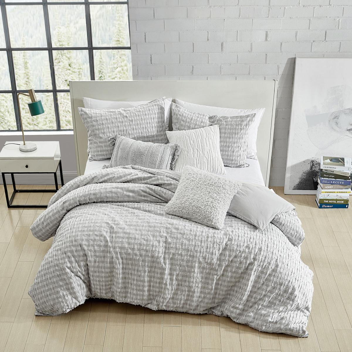 Refresh Cotton Stripe Bedding by DKNY in Grey&nbsp;140x200cm – image 2