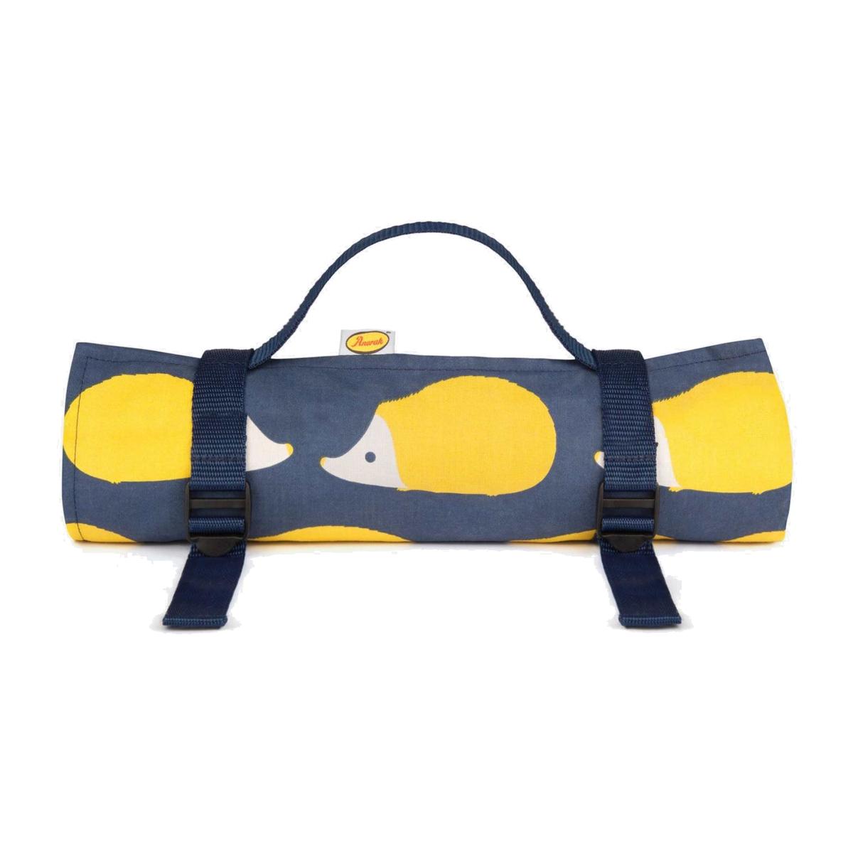 Kissing Hedgehogs Picnic Blanket in Navy Blue 145x250cm – image 1