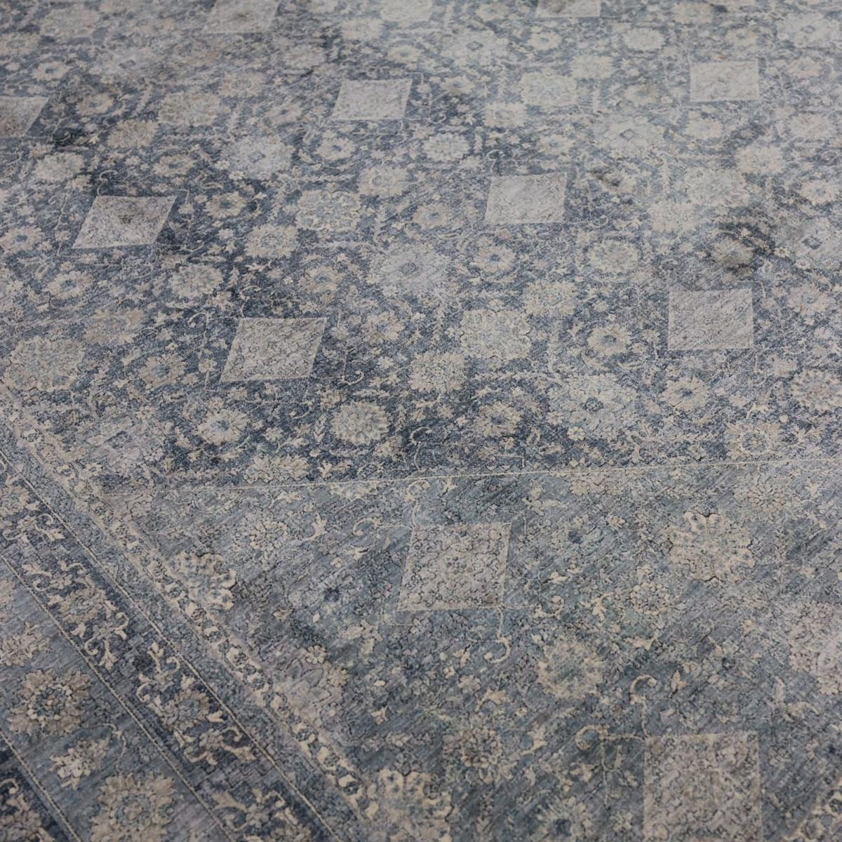 Heritage Bidjar Traditional Distressed Medallion Rug in Blue – image 2