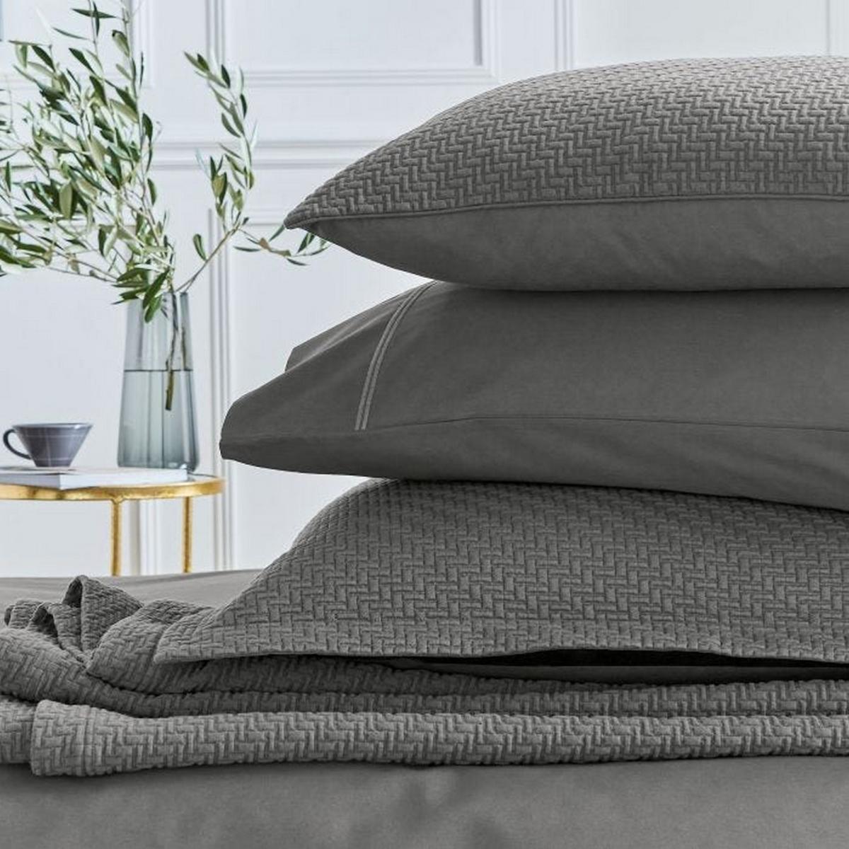 Andaz Plain Egyptian Cotton Bedding in Charcoal Grey&nbsp;140x200cm – image 3