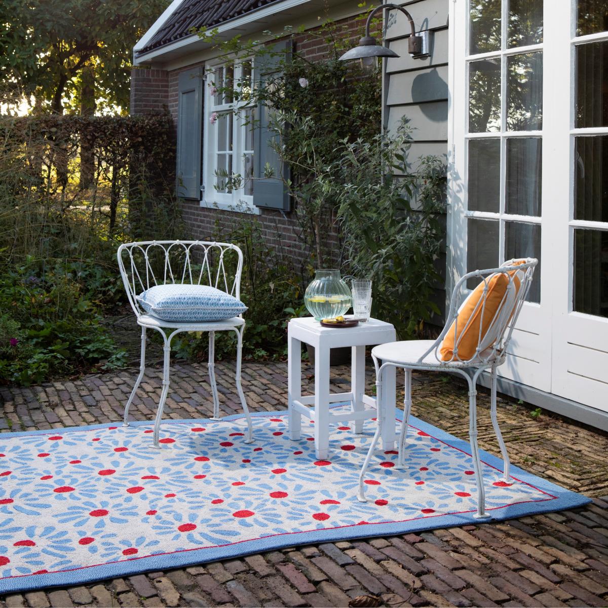 Thorncliff Daisy 480308 Indoor Outdoor Rug by Laura Ashley in Sky Blue 250x350cm – image 1