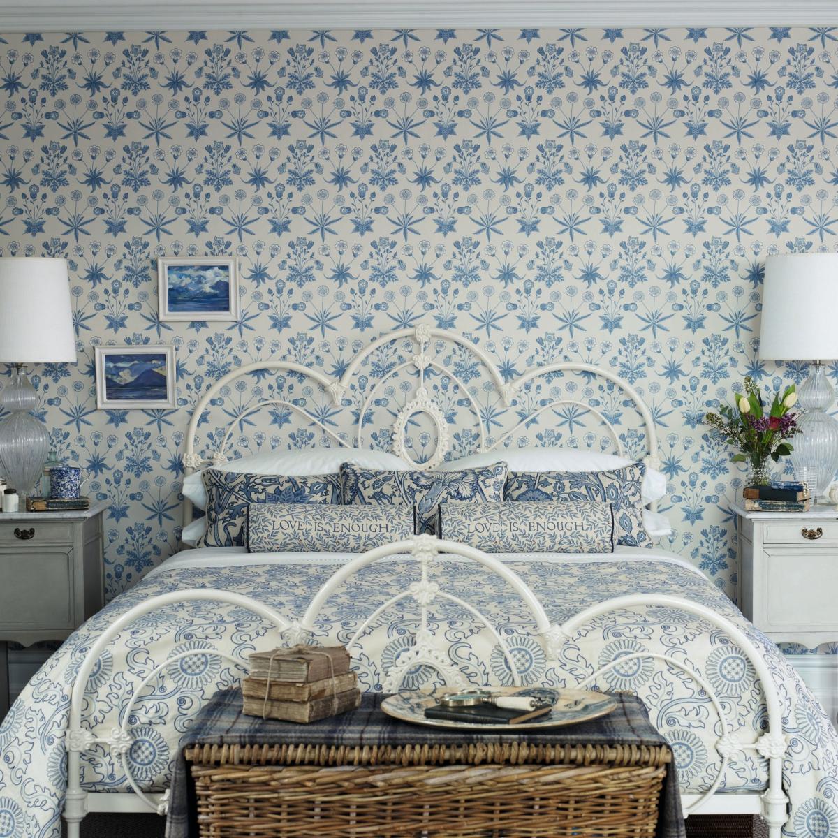 Daisy Wallpaper 212561 by Morris & Co in Blue Ivory Roll – image 2