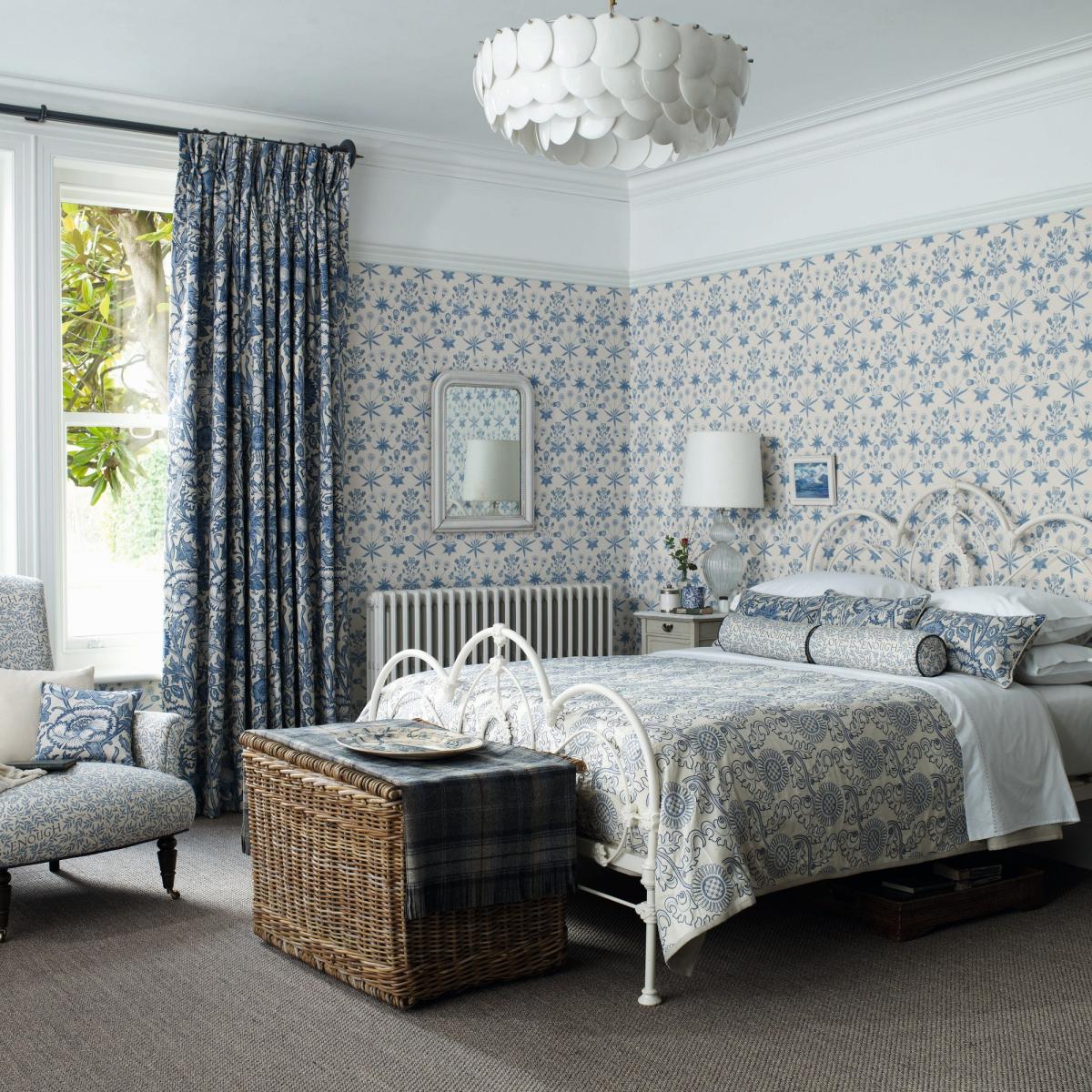 Daisy Wallpaper 212561 by Morris & Co in Blue Ivory Roll – image 1