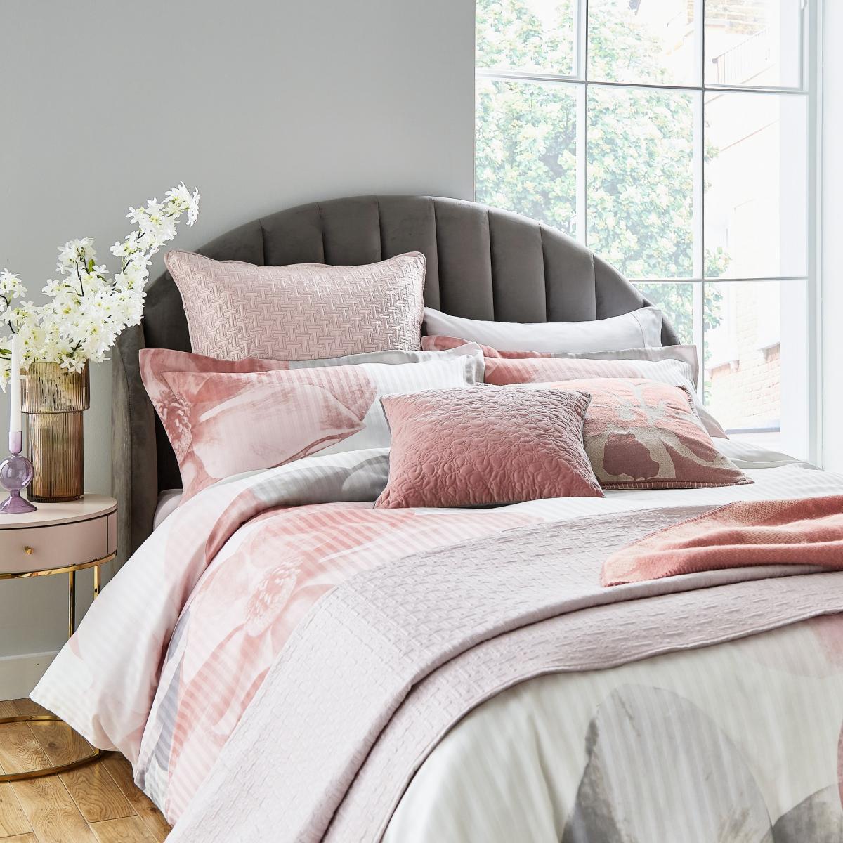Photo Magnolia Bedding by Ted Baker in Pink74x48cm – image 3