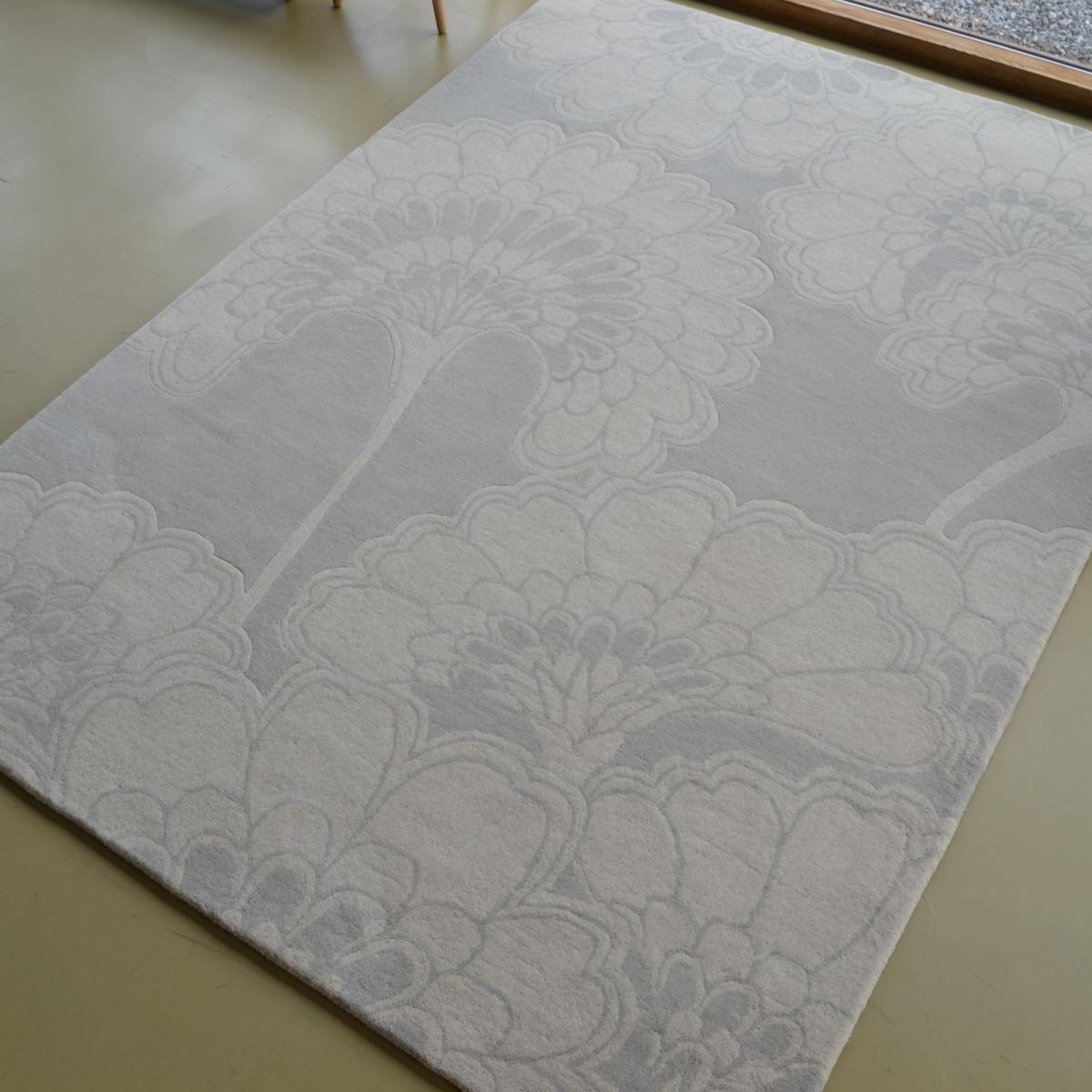 Japanese Floral Rugs 039701 in Oyster by Florence Broadhurst – image 2
