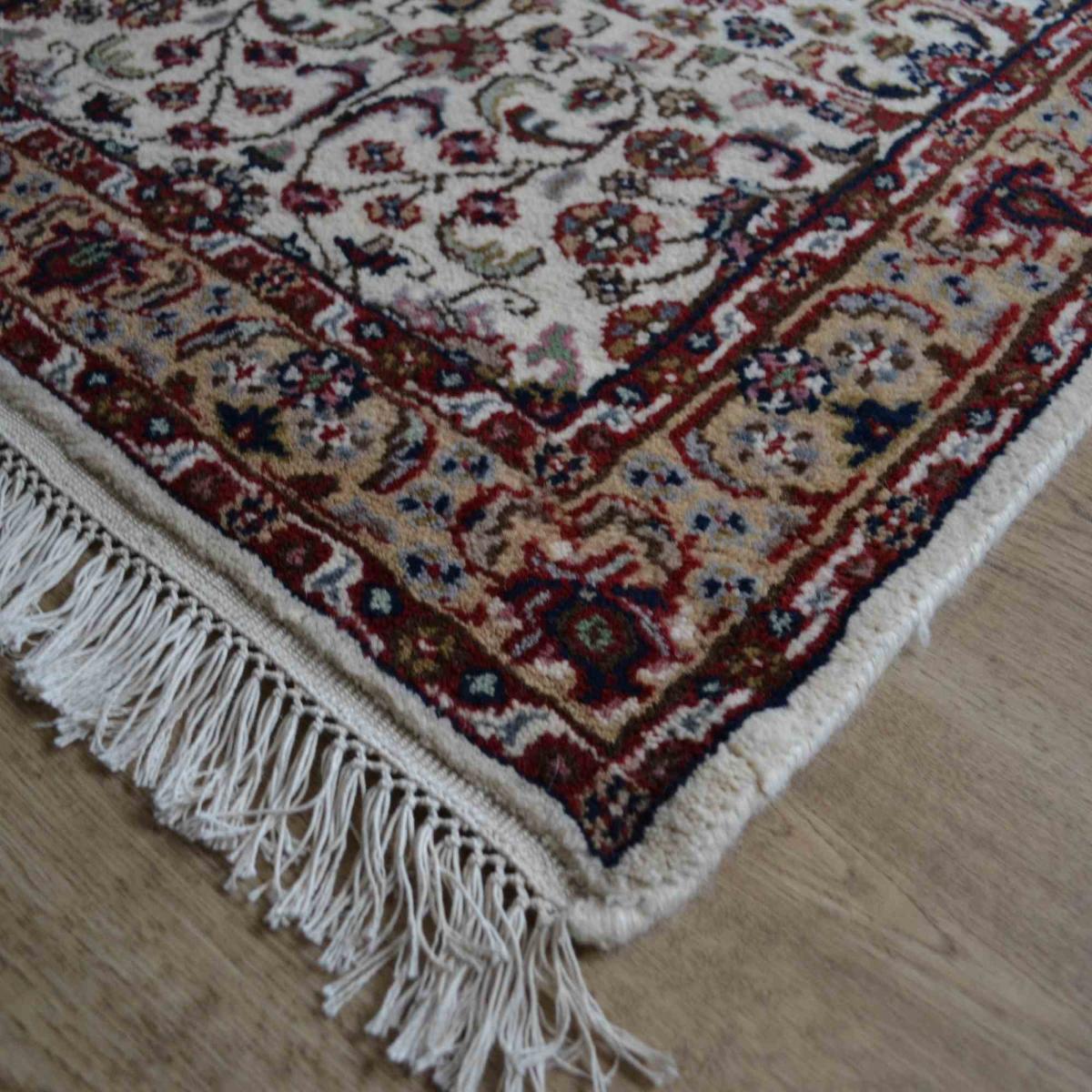 Isphahan Traditional Hand Knotted Wool Runner Rug in Cream Red 82x393cm – image 2