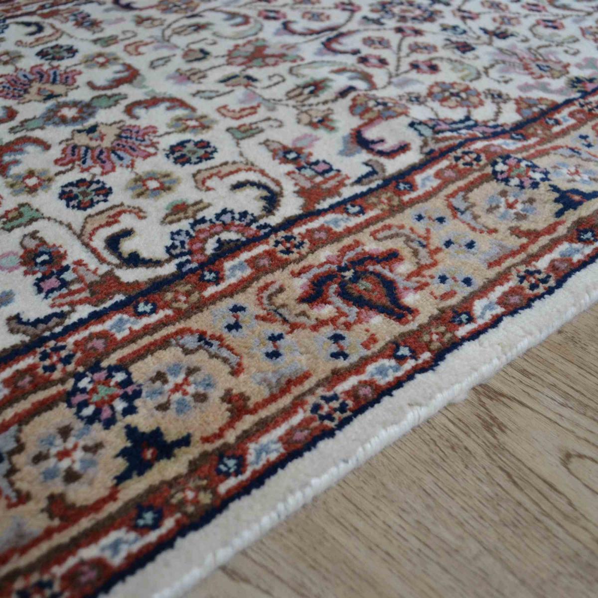 Isphahan Traditional Hand Knotted Wool Runner Rug in Cream Red 82x393cm – image 3