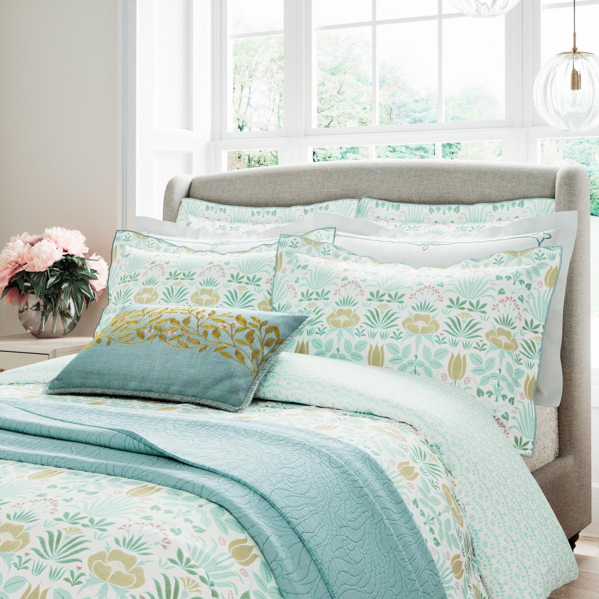 Voysey Anselm Floral Bedding by V&A in Aqua Blue&nbsp;260x220cm – image 3