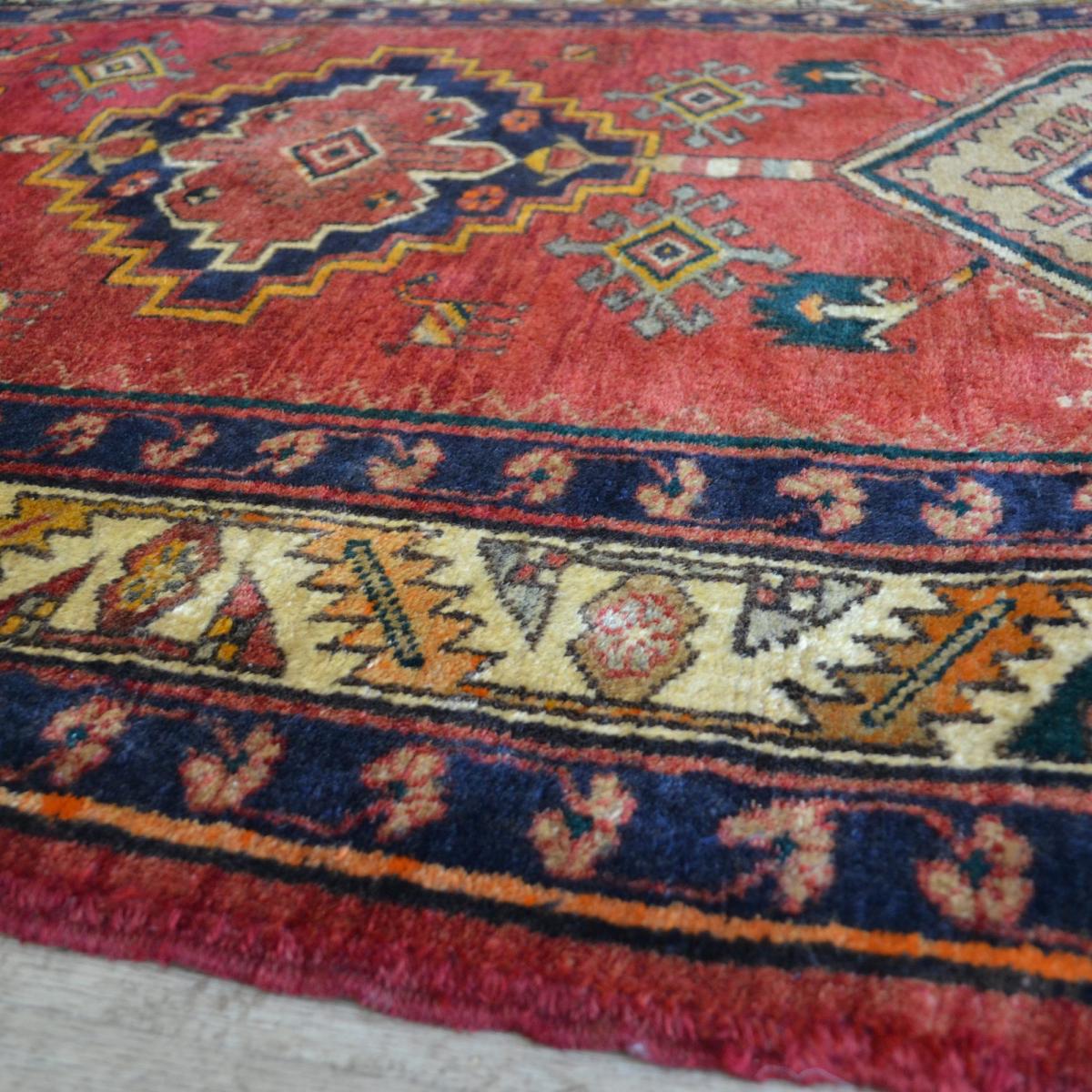 Meshkin 17859 Traditional Hand Knotted Wool Runner Rug in Red 283x111cm – image 3