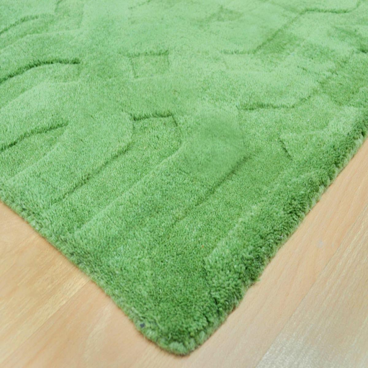 Amaris Rugs in Green – image 2
