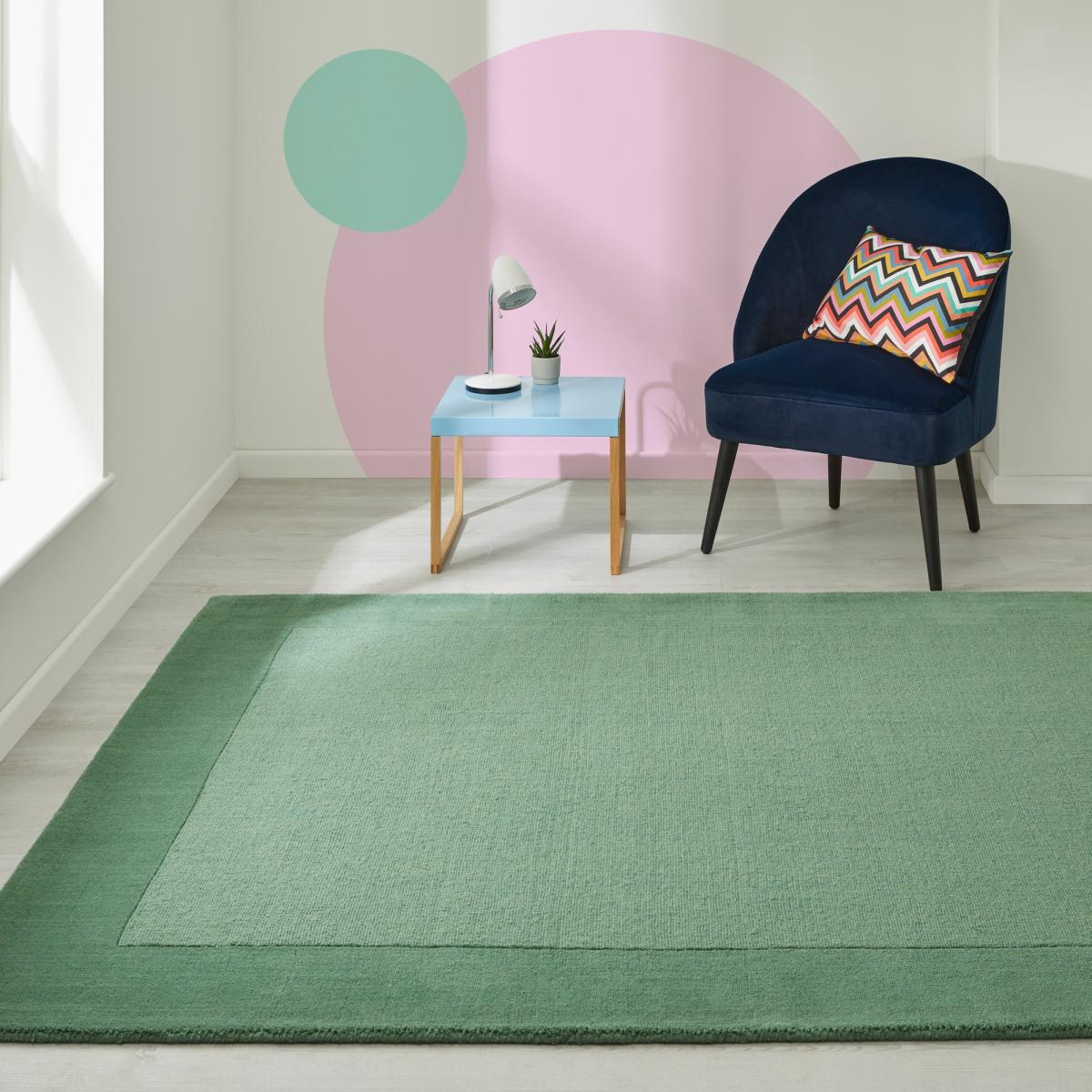 Colours Bordered Wool Rug in Green160x235cm – image 1