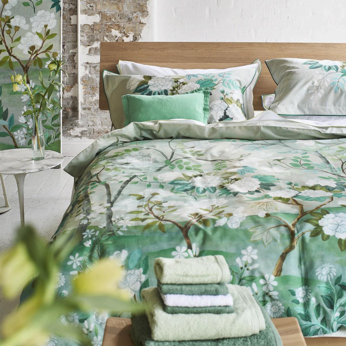 Fleur Orientale Duvet Cover and Pillowcase in Celadon Green By Designers Guild Bedding 200x200cm – image 2