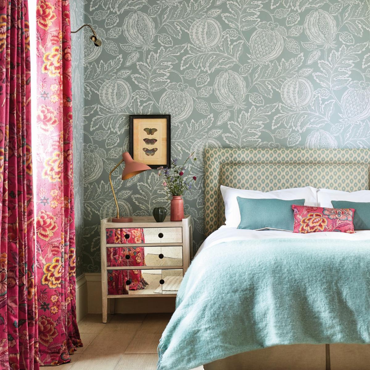 Cantaloupe Wallpaper 216761 by Sanderson in English Grey Roll – image 1