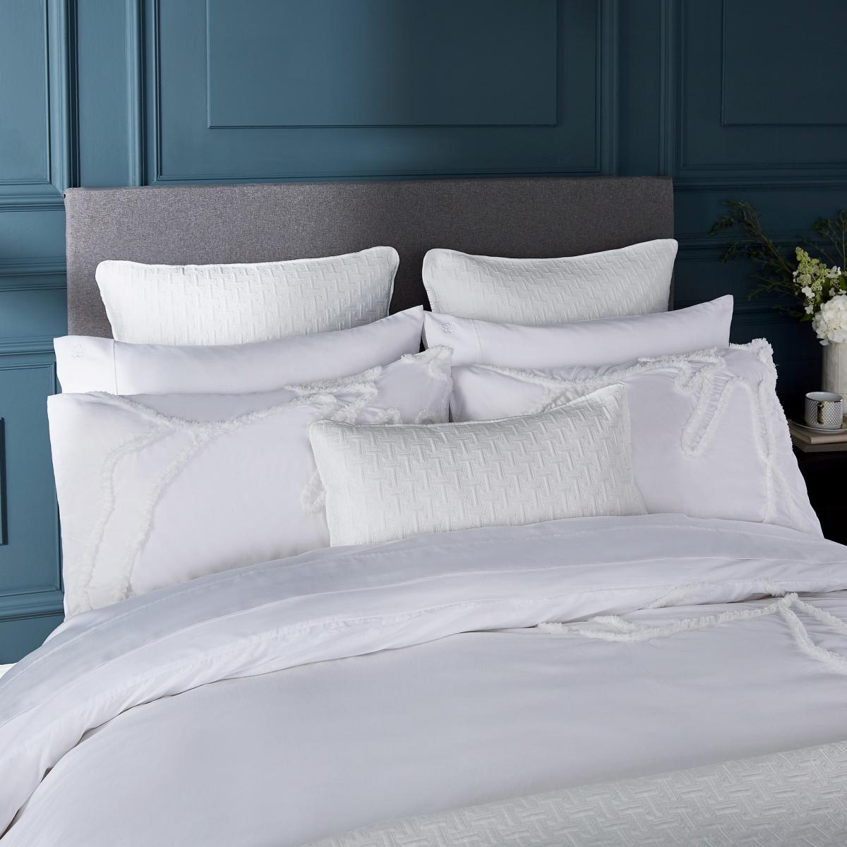 Magnolia Tufted Textured Bedding Duvet Cover and Pillowcase by Ted Baker in White 140x200cm – image 1