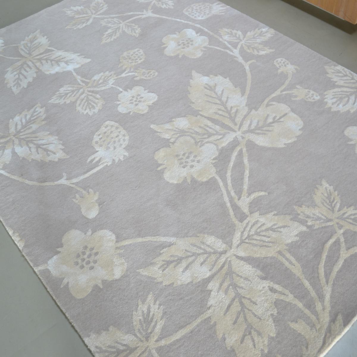 Wild Strawberry Rugs 38201 by Wedgwood 120x180cm – image 2