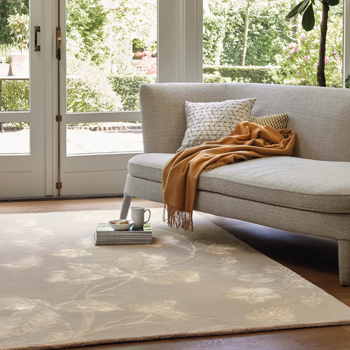 Wild Strawberry Rugs 38201 by Wedgwood 120x180cm – image 1