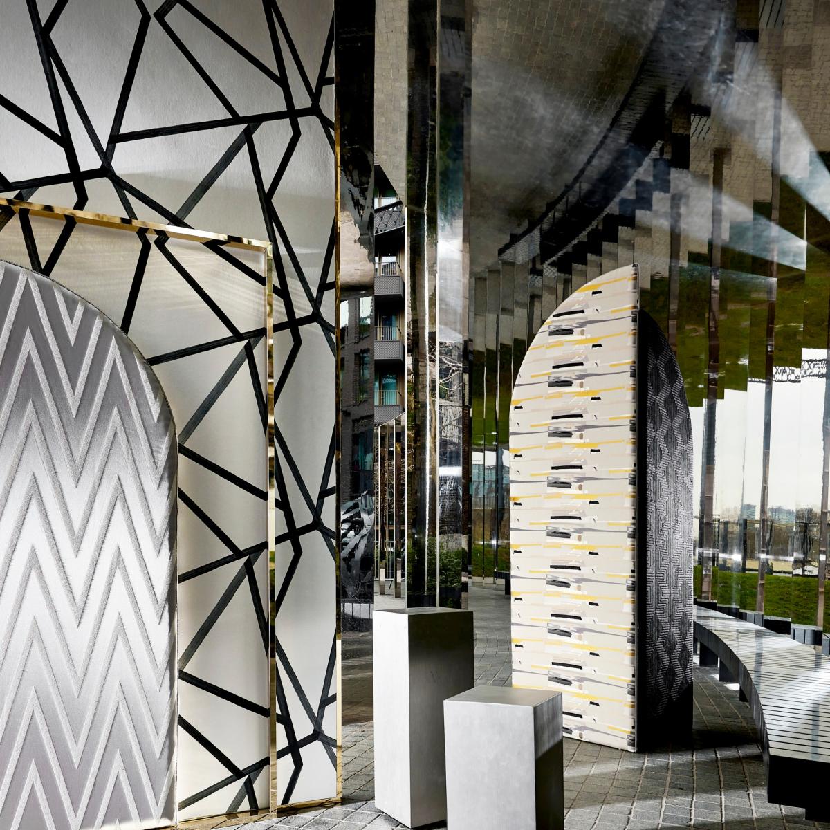 Sumi Wallpaper 112600 by Harlequin in Pearl Charcoal Roll – image 3
