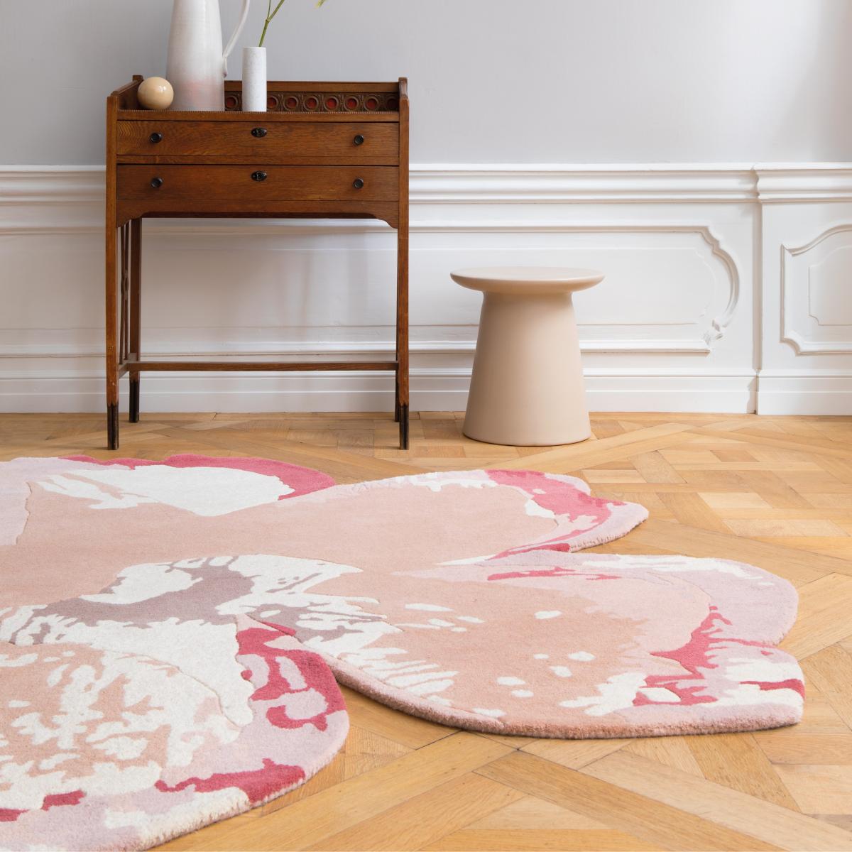Shaped Magnolia 162302 Circle Rugs by Ted Baker in Light Pink200x200cm – image 2