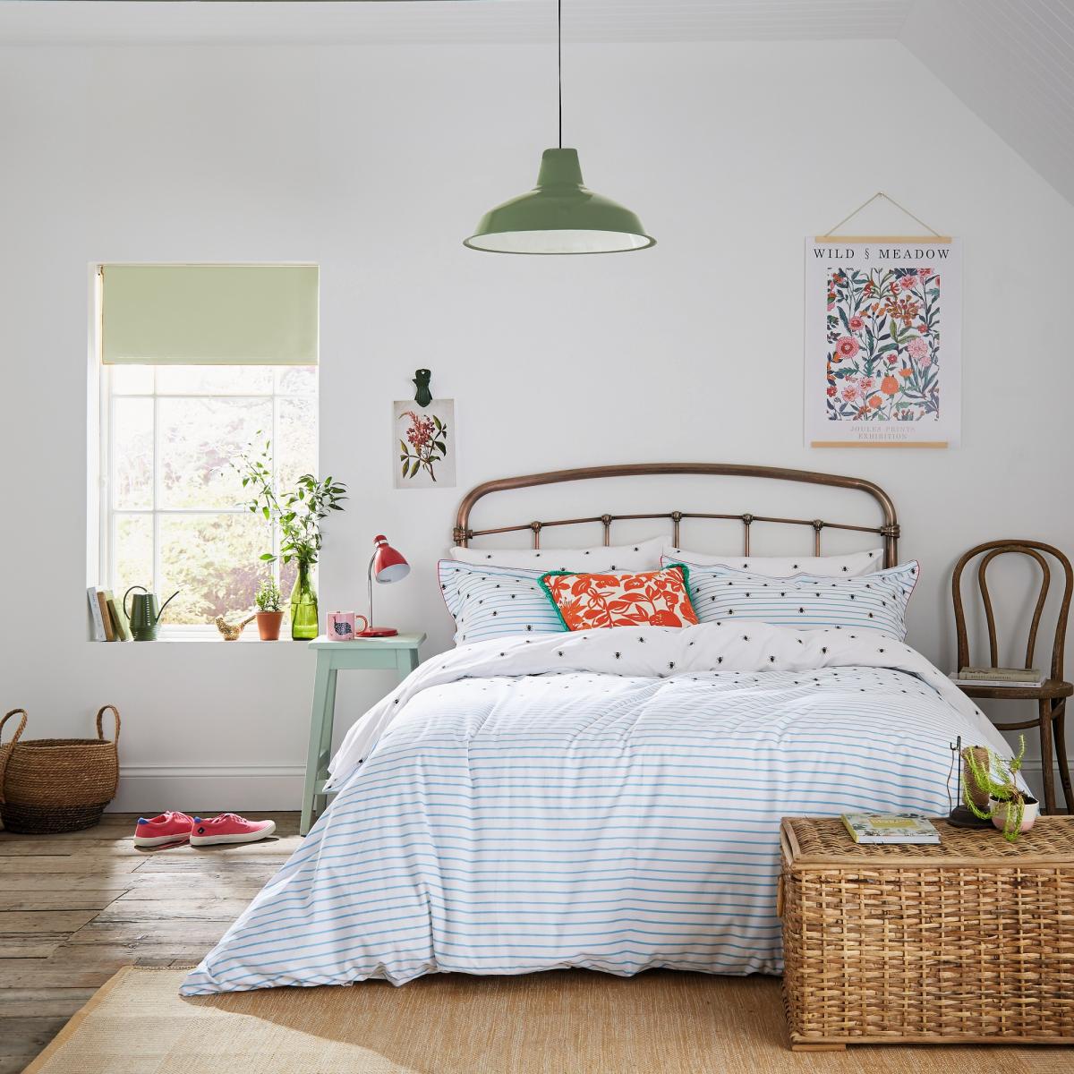 Botanical Bee Striped Bedding Set By Joules in Multi 200x200cm – image 2
