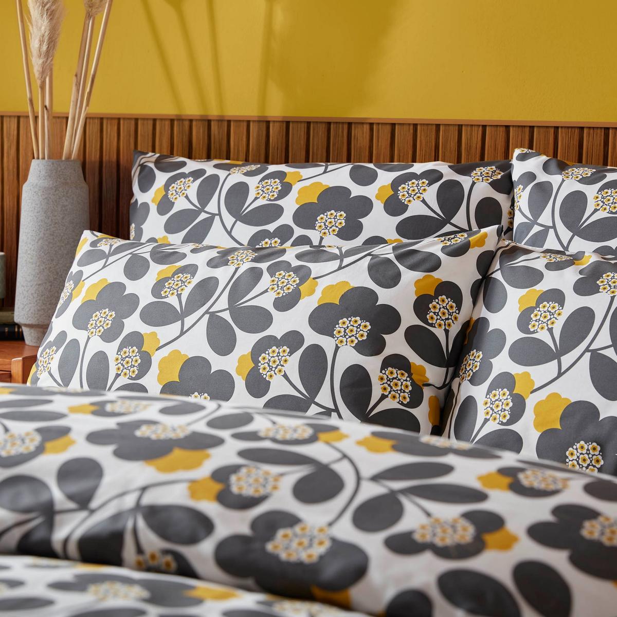 Japonica Flower Bedding Duvet Cover and Pillowcase by Orla Kiely in Dandelion Graphite 135x200cm – image 2