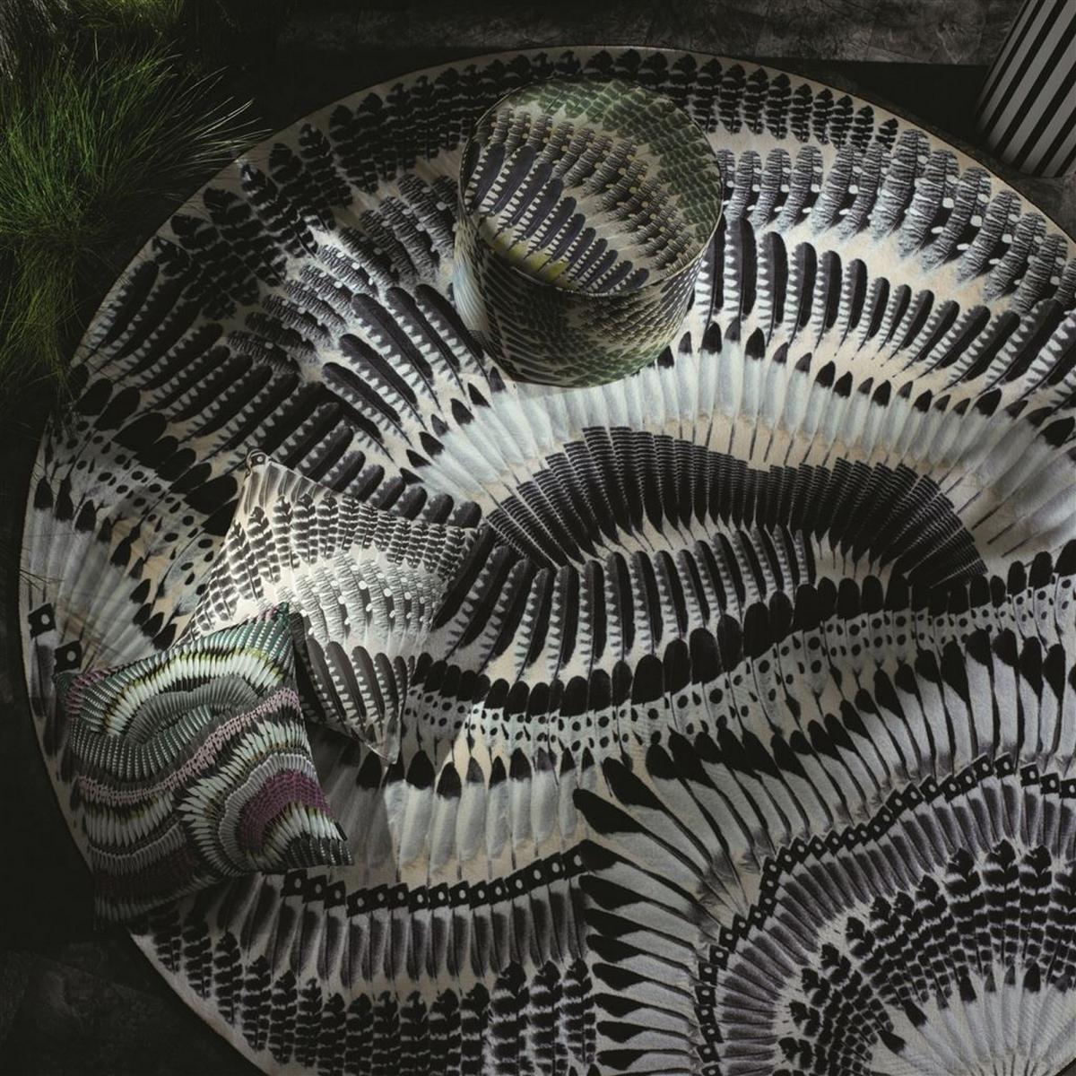 Prete moi Ta Plume jais Circle round rugs by Designer Christian Lacroix – image 2