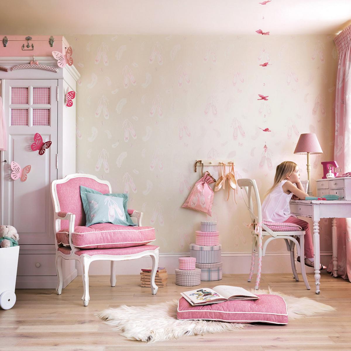 Ballet Shoes Wallpaper 214021 by Sanderson in Vanilla White Roll – image 2