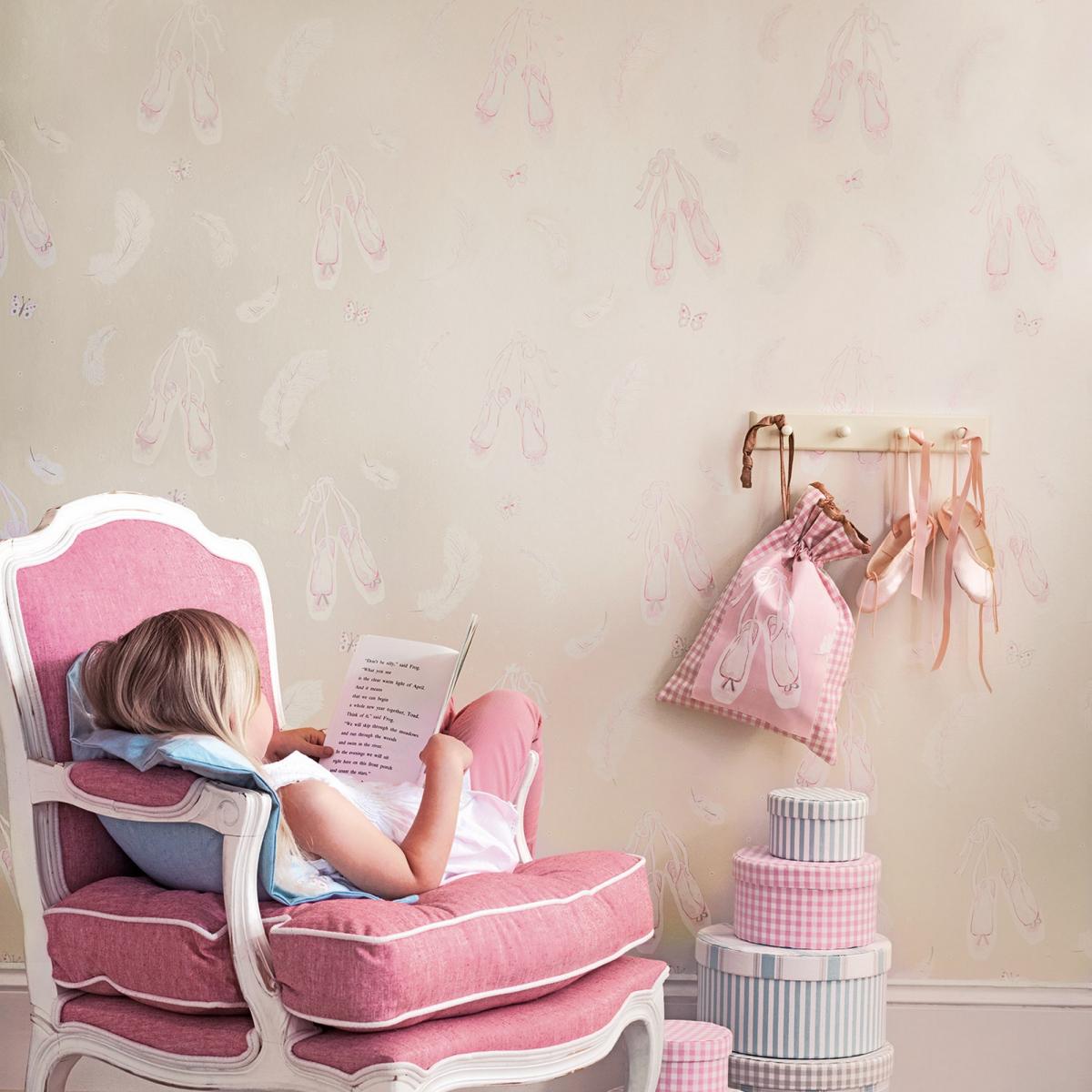 Ballet Shoes Wallpaper 214021 by Sanderson in Vanilla White Roll – image 3
