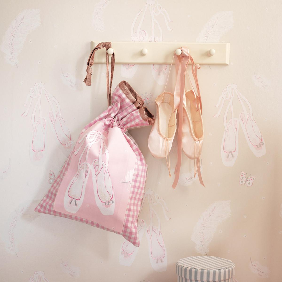 Ballet Shoes Wallpaper 214021 by Sanderson in Vanilla White Roll – image 1