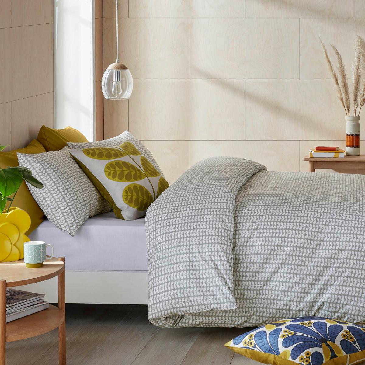 Tiny Stem Cotton Bedding by Orla Kiely in Light Cool Grey260x220cm – image 1