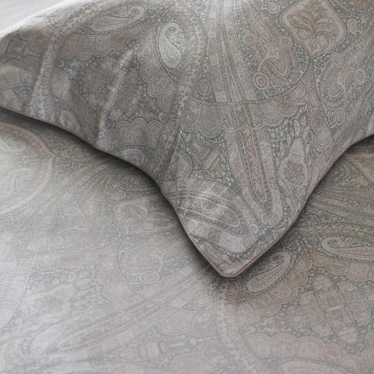 Elswick Paisley Bedding by Zoffany in Quartz Grey Silver65x65cm – image 3