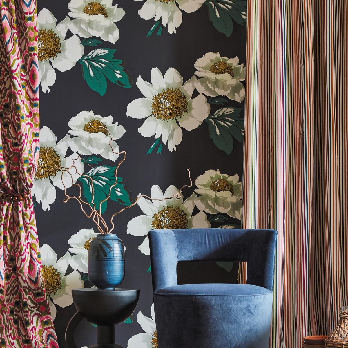 Paeonia Wallpaper 2112841 by Harlequin in Black Earth Fig Leaf Gold Roll – image 2