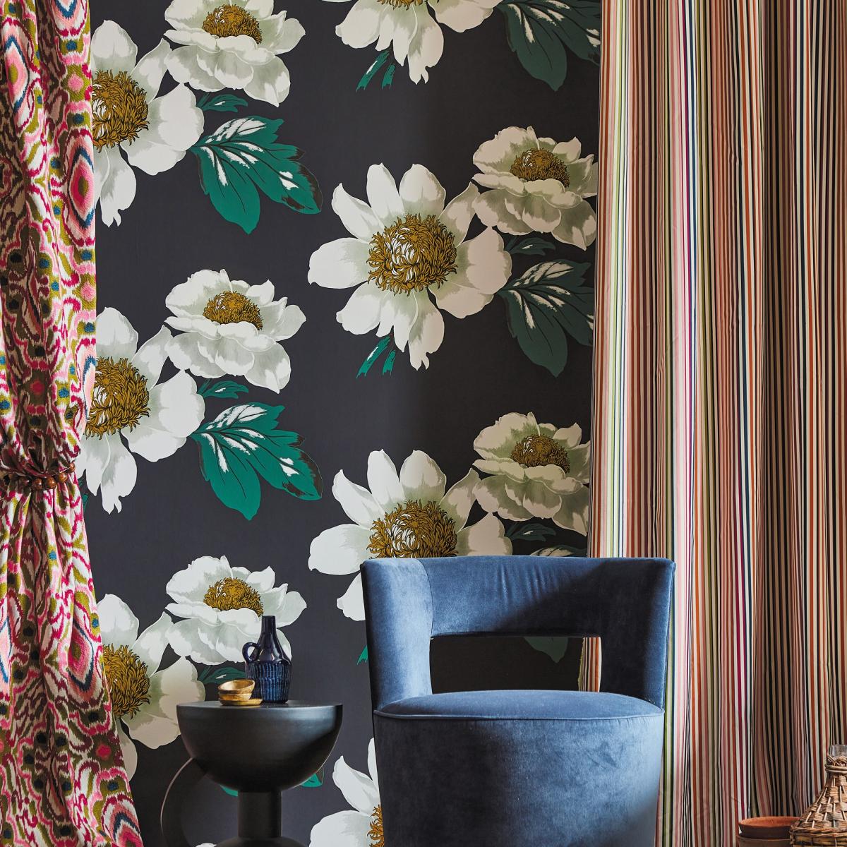 Paeonia Wallpaper 2112841 by Harlequin in Black Earth Fig Leaf Gold Roll – image 1