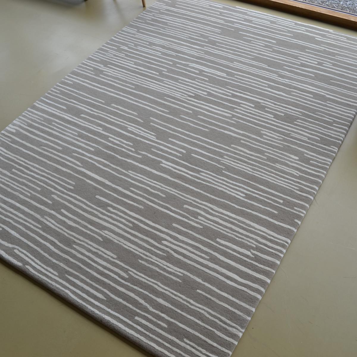 Slub Rugs 039401 in Mist by Florence Broadhurst – image 2