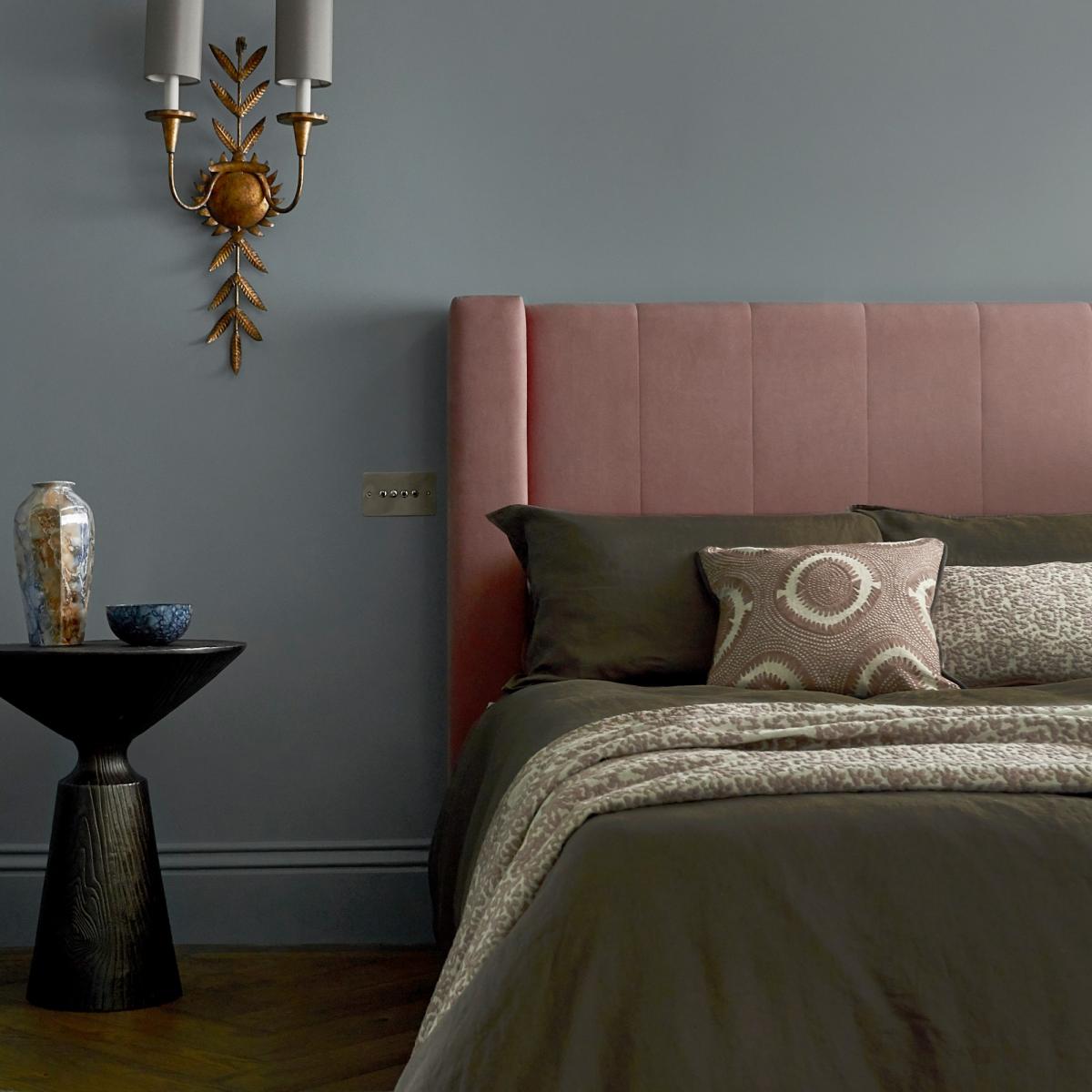 True Matt Emulsion Paint by Zoffany in Taylors Grey5 – image 3