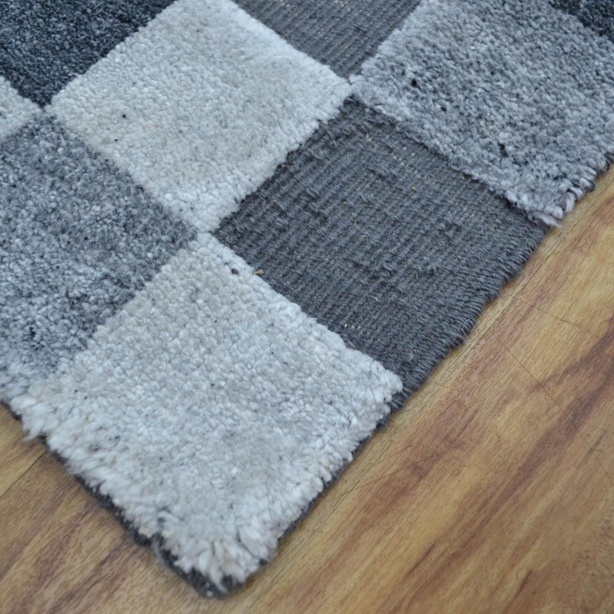 Squares rugs in Grey – image 2