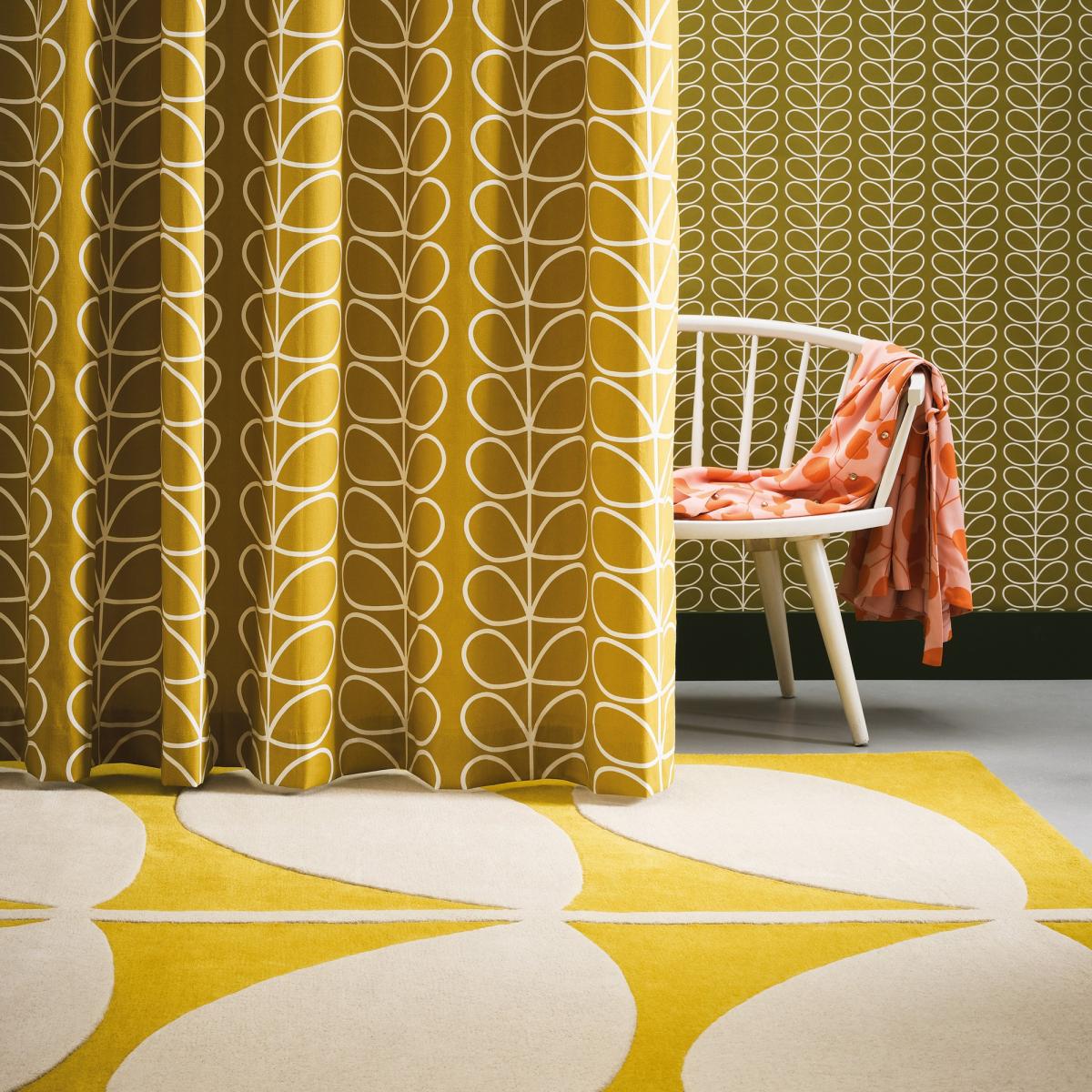 Yellow Stem Rugs 59306 in Black by Orla Kiely 160x230cm – image 2