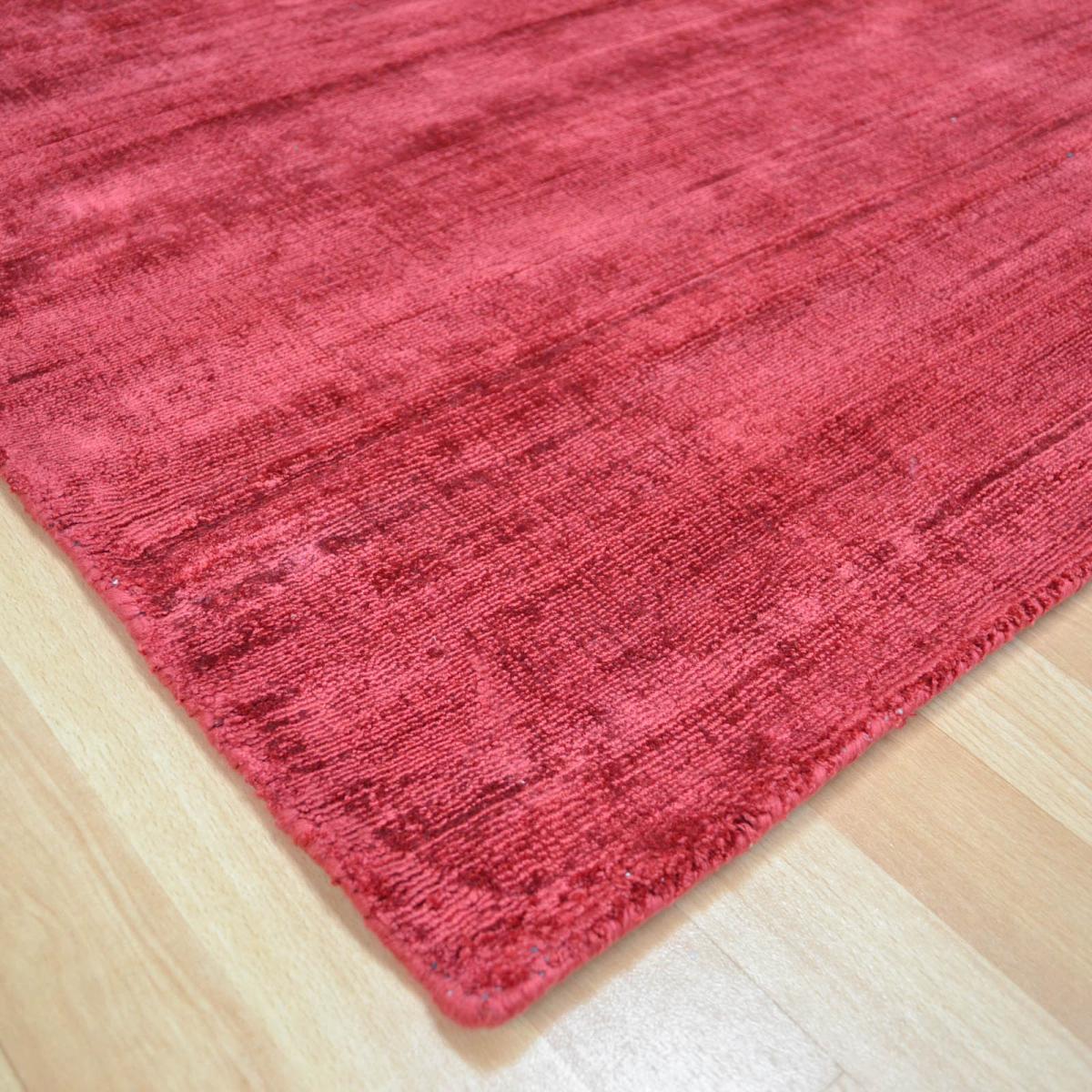 Blade Plain Rugs in Berry Red - Silky Viscose Pile 240x340cm – image 2