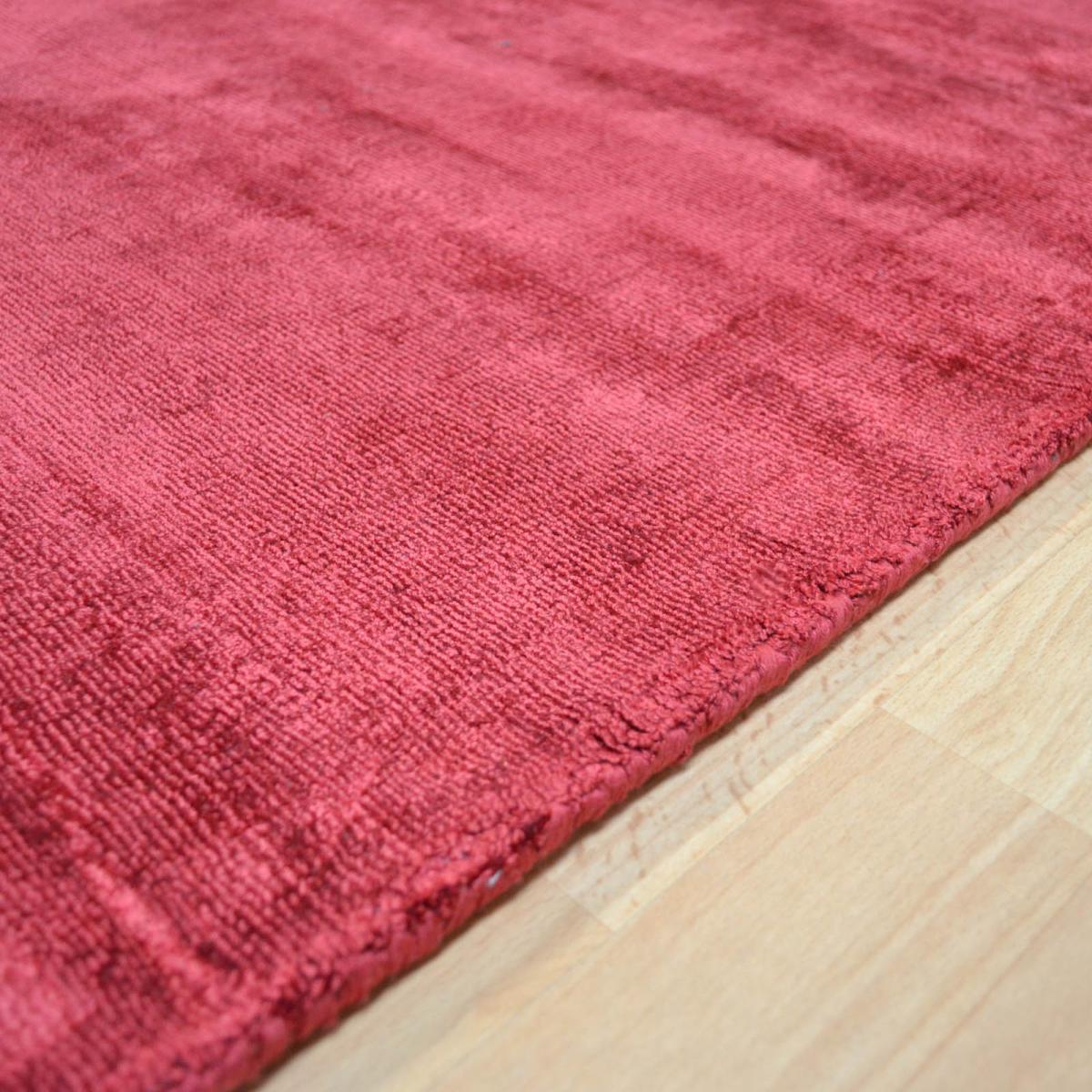 Blade Plain Rugs in Berry Red - Silky Viscose Pile 240x340cm – image 3