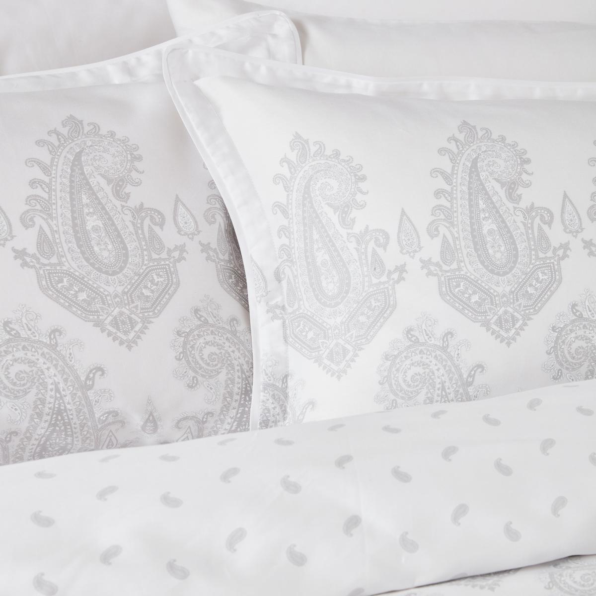Nalu Dalisay Bedding by Nicole Scherzinger in White & Silver Grey 220x260cm – image 5