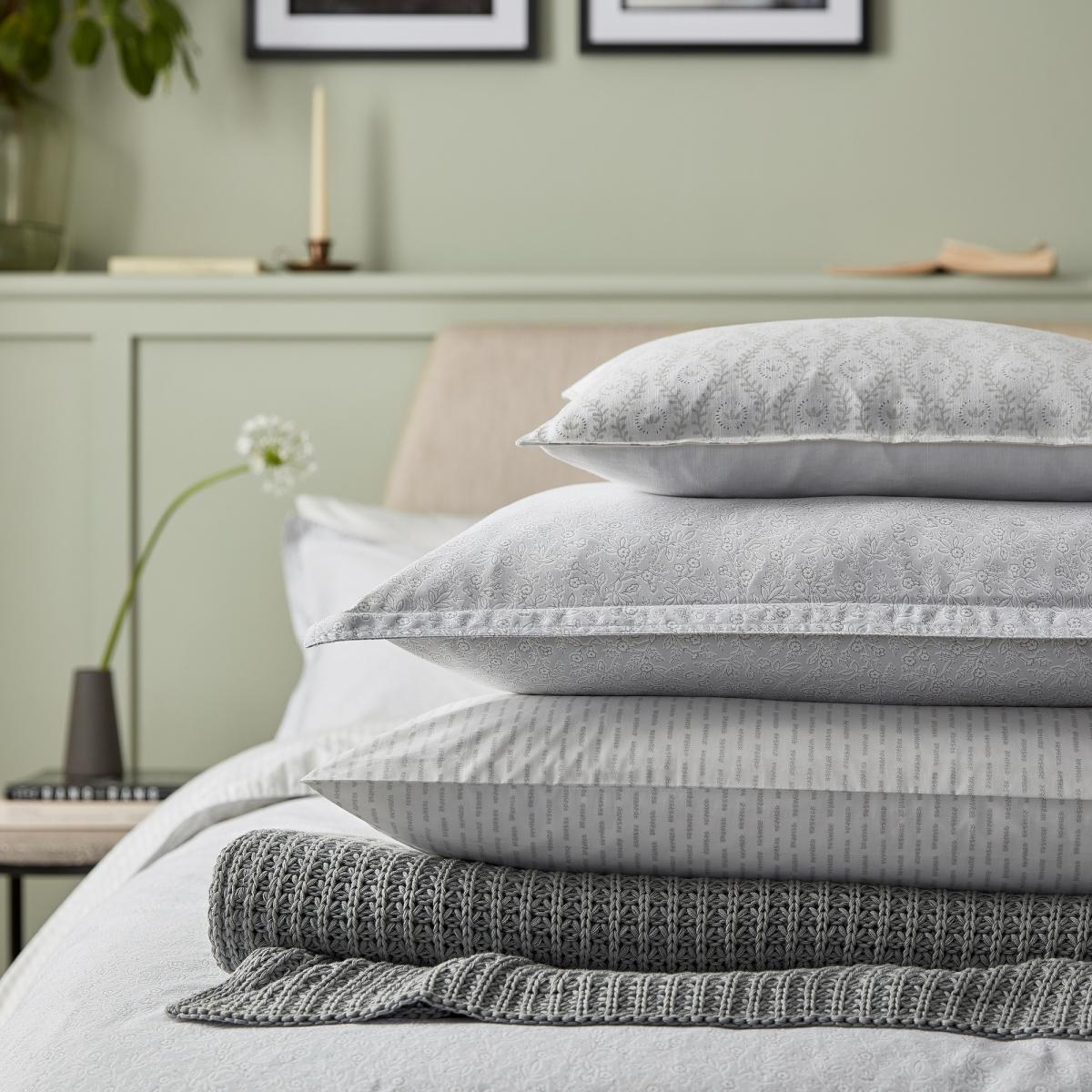 Silva Organic Cotton Bedding Duvet Cover and Pillowcase By Murmur in Cloud Grey 260x220cm – image 3
