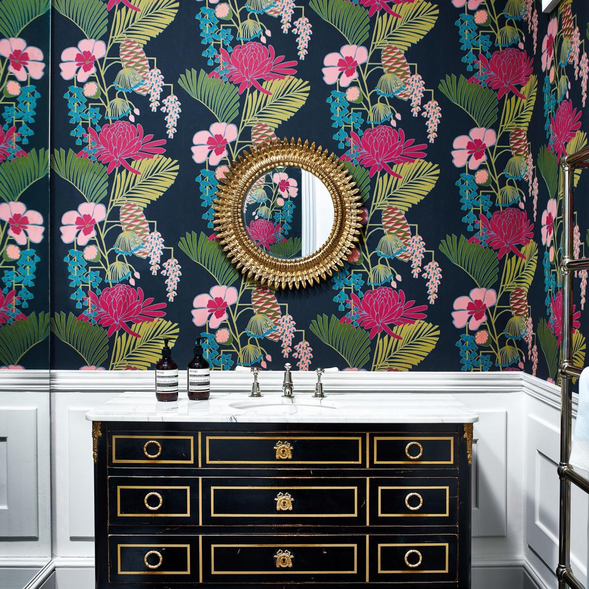 Salon Wallpaper 112153 by Harlequin in Ebony Azalea Fern Roll – image 1