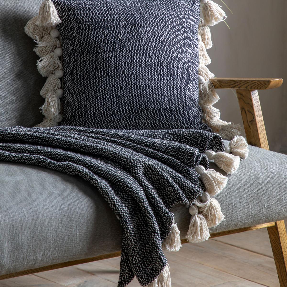 Onyx Woven Tassel Throw in Black & Cream 130x170cm – image 2