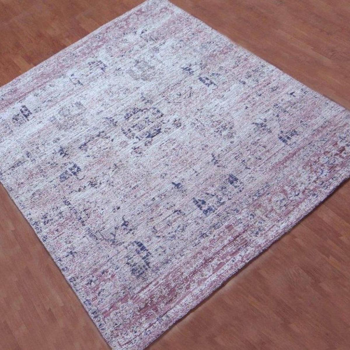 Maxima Traditional Distressed Rug In Fuchsia 160x230cm – image 5