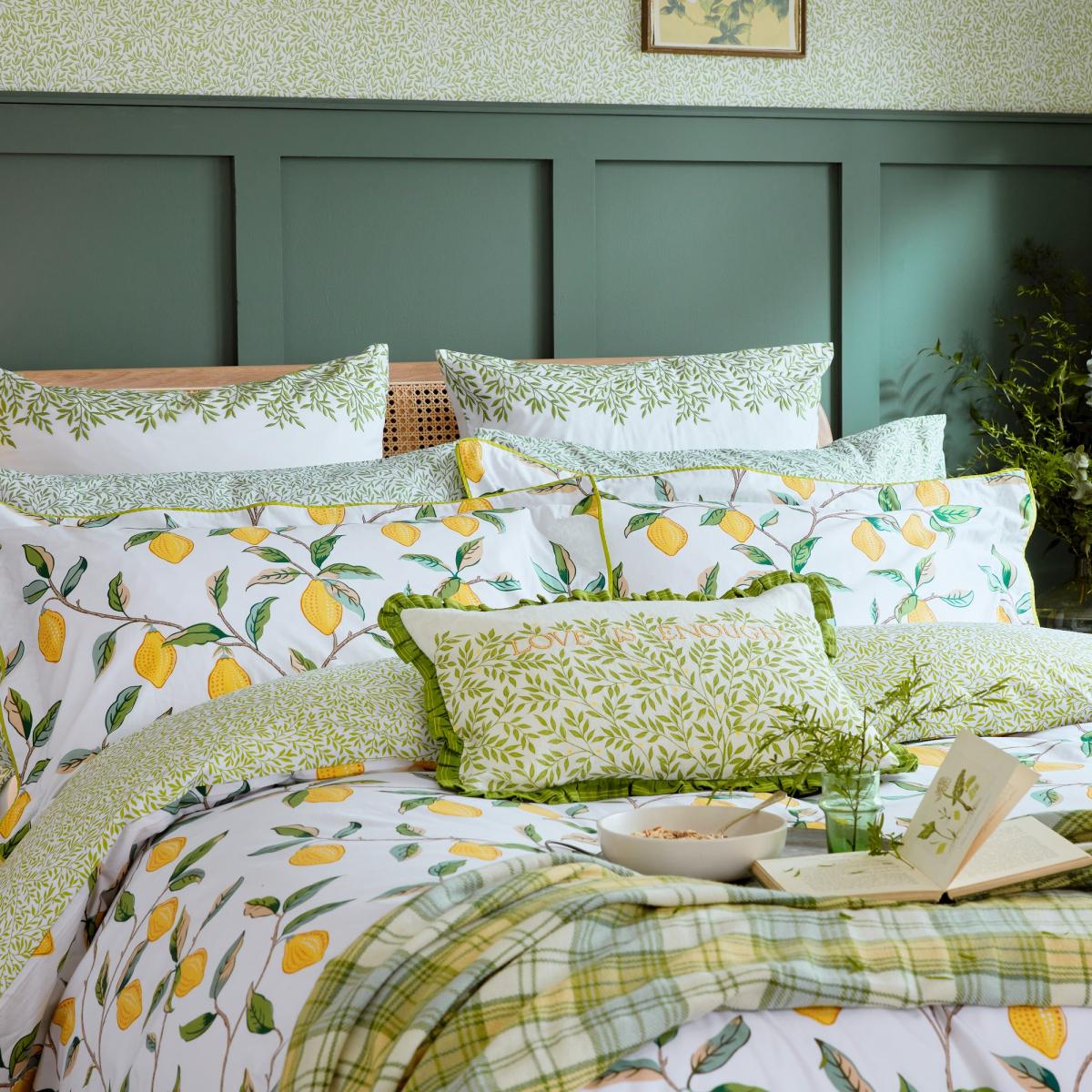 Lemon Tree Bedding by William Morris in Leaf Green74x48cm – image 2