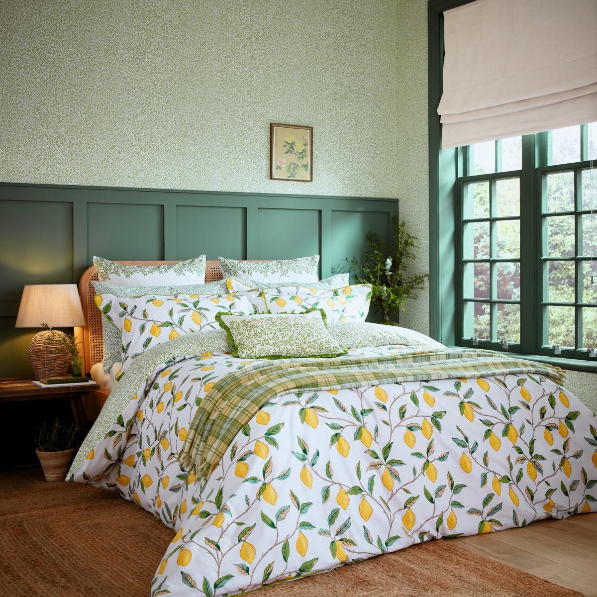 Lemon Tree Bedding by William Morris in Leaf Green74x48cm – image 1