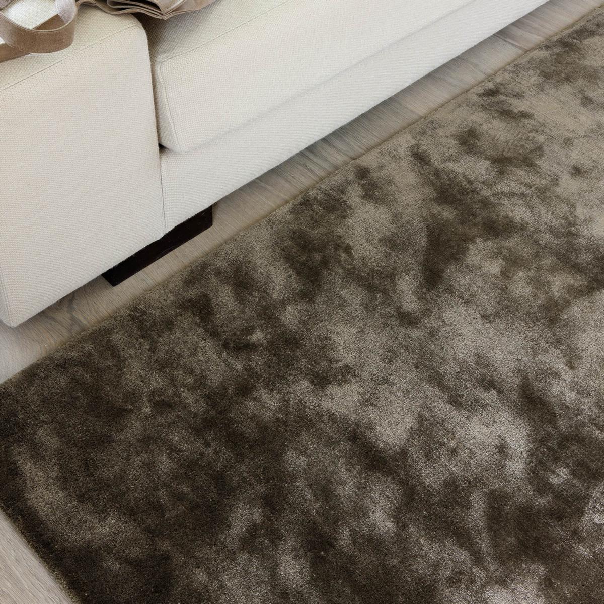 Traces Luxury Viscose Rugs 203 001 600 in Brown by Ligne Pure&nbsp;200x300cm – image 2